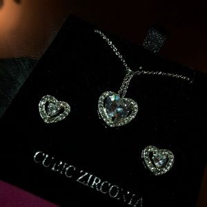 Earrings & Neckless Set✨